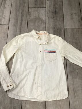 Koto White Button-Down Shirt/Crocheted Pocket size med has 2small stains #41